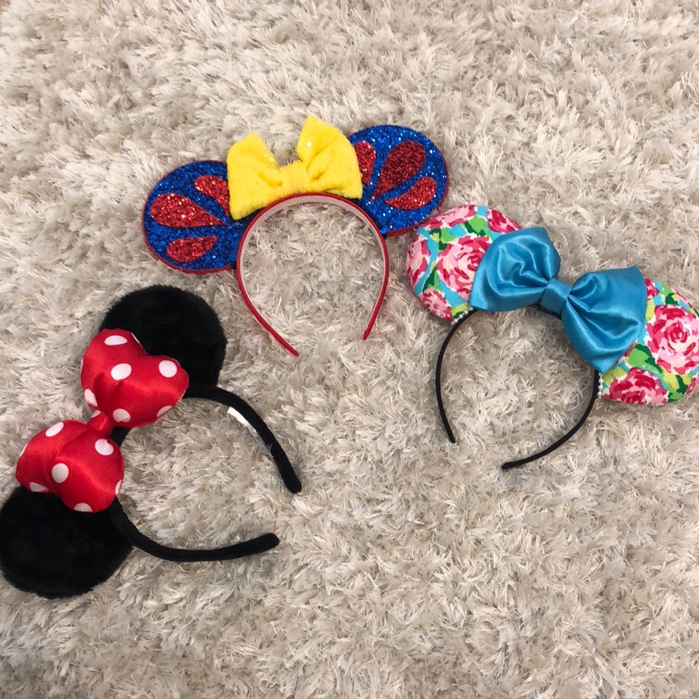 Minnie ears!